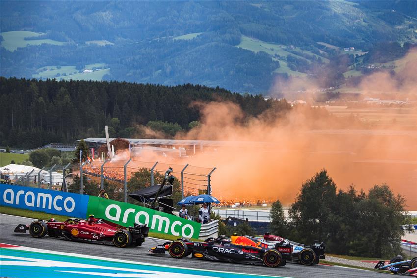 Austrian Orange smoke